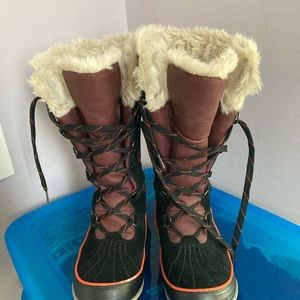 Sorel winter/snow  boots size 10
